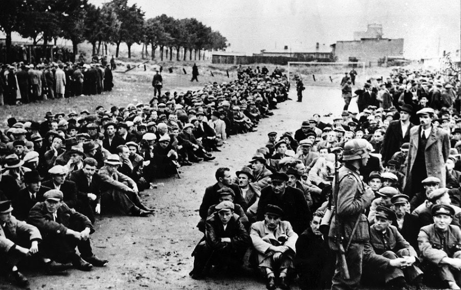 Polacy aresztowani podczas „akcji oczyszczającej” w Gdyni. Wrzesień 1939